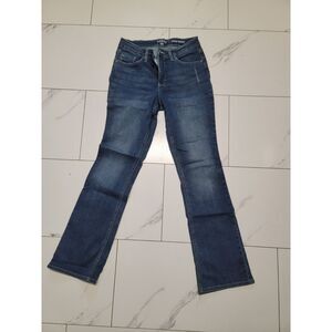 Womens Riders by Lee jeans - has cosmetic tear at pocket